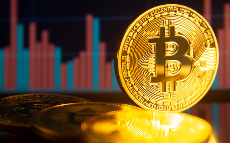 Bitcoin logra llegar a los $55,000 por primera vez desde mayo