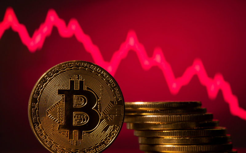 bitcoin cae 11% lo que marca su mínimo últimos seis meses
